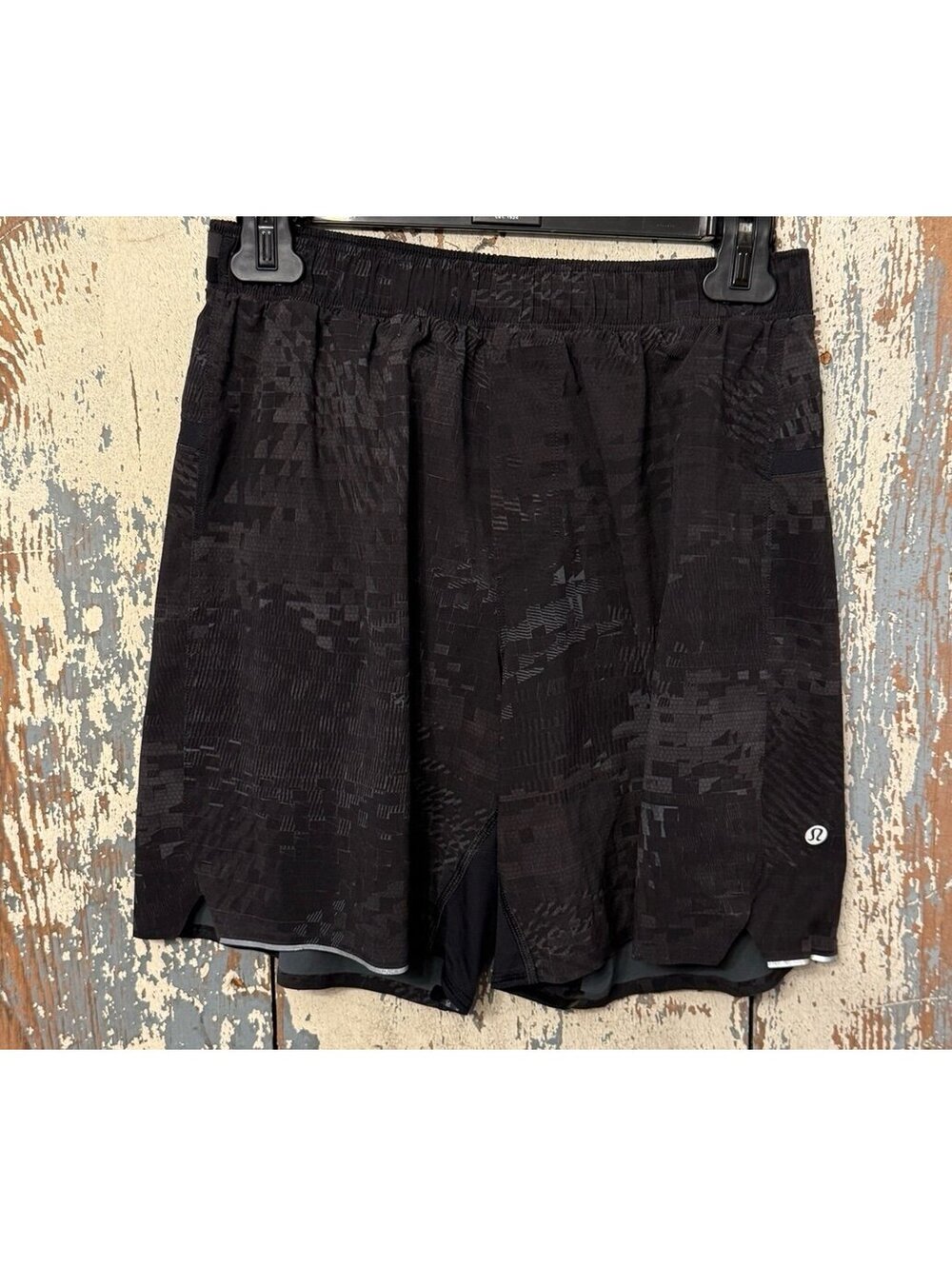 Men’s Lululemon Shorts size Small black gray